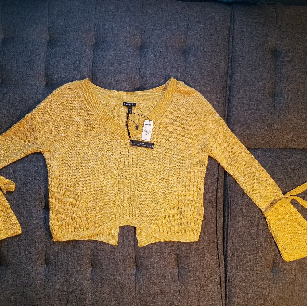 Limited crop sweater
